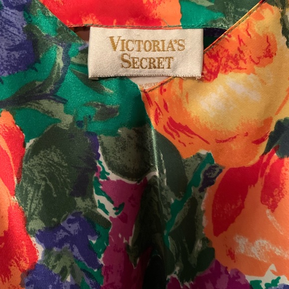 Victoria’s Secret Floral Chemise - Picture 3 of 3